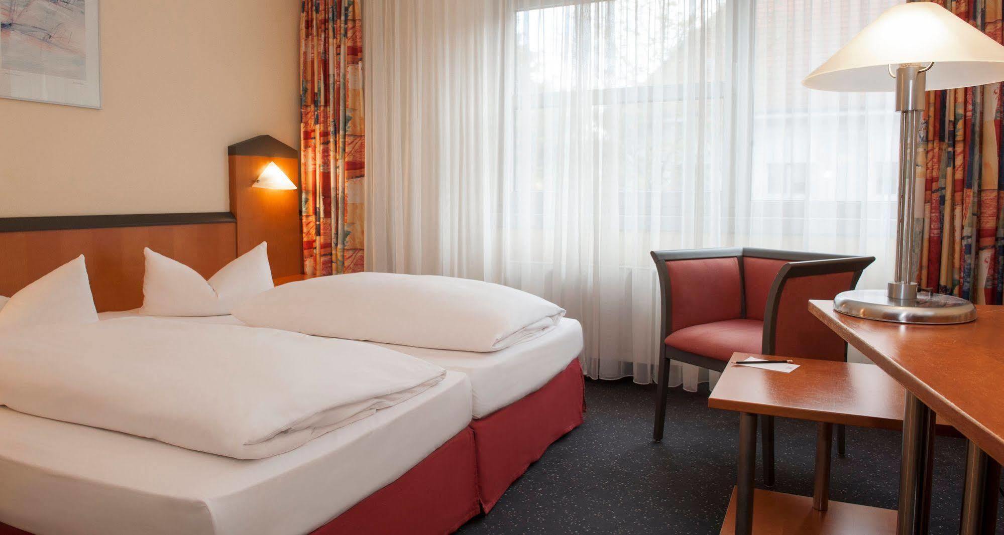 Victor'S Residenz-Hotel Berlin Tegel Εξωτερικό φωτογραφία