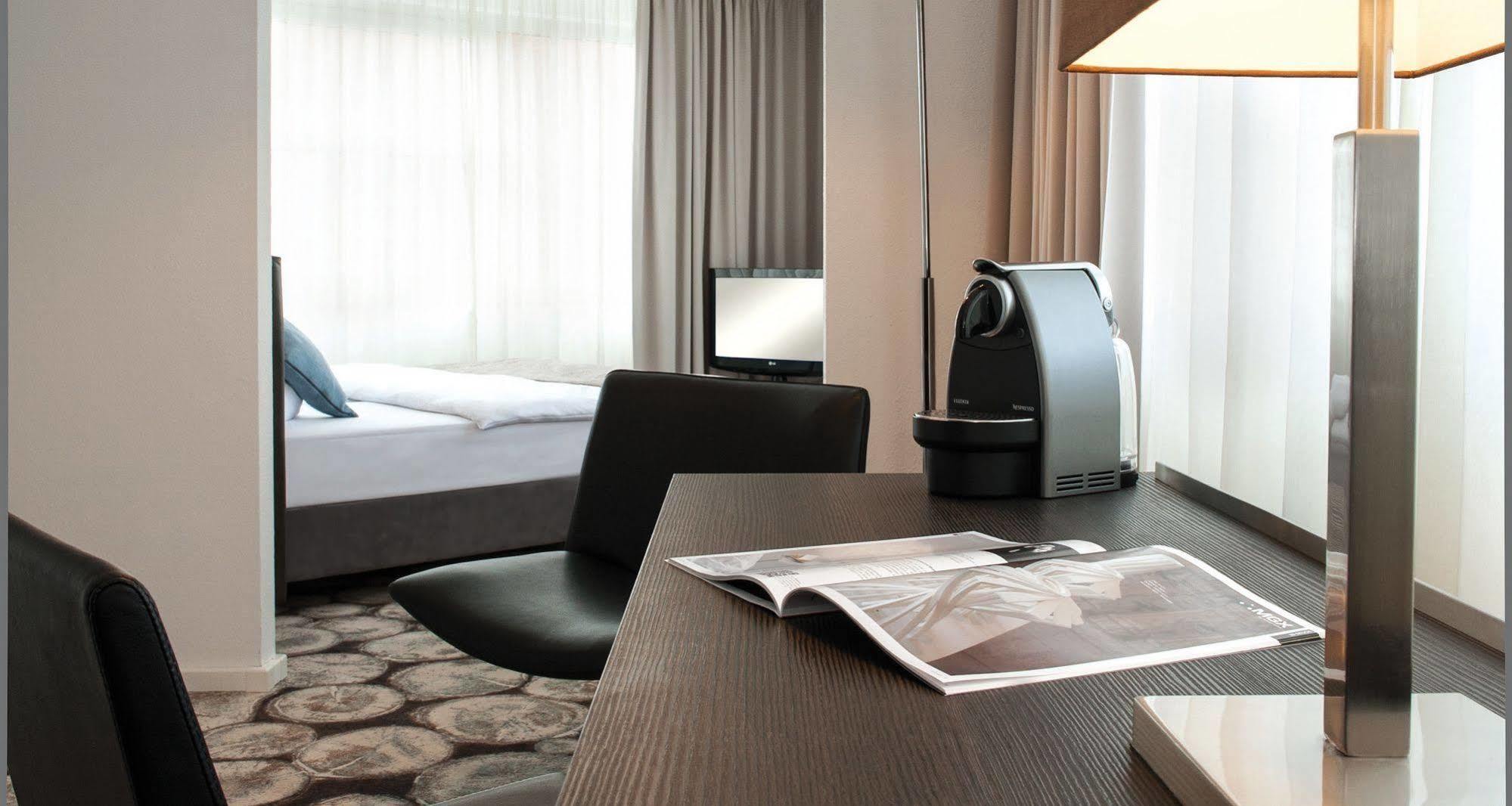 Victor'S Residenz-Hotel Berlin Tegel Εξωτερικό φωτογραφία