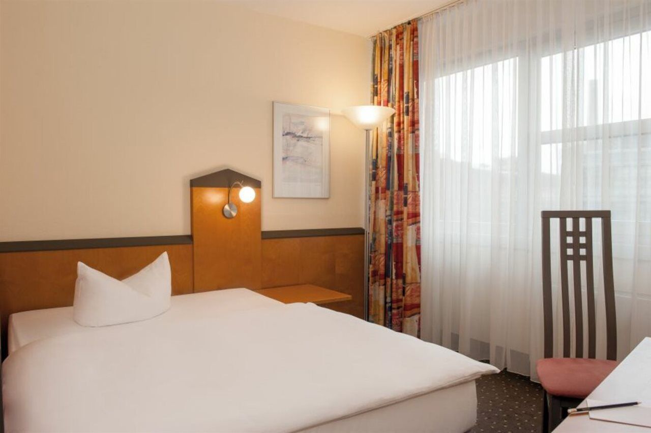 Victor'S Residenz-Hotel Berlin Tegel Εξωτερικό φωτογραφία
